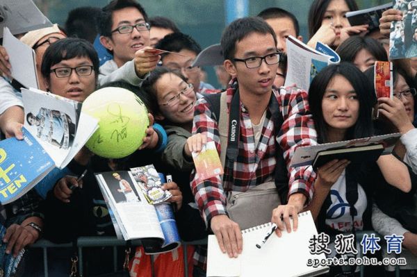 华体会官网入口-纳达尔回归首秀大放异彩，中国女排主场球迷高呼名字